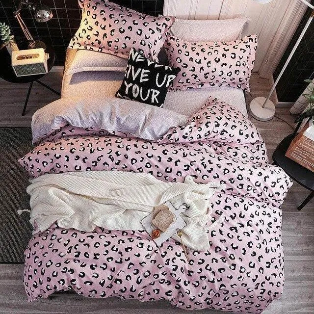 Cozy Dreams Luxury Printed Bedding Ensemble - Elegant Duvet Cover & Pillowcases