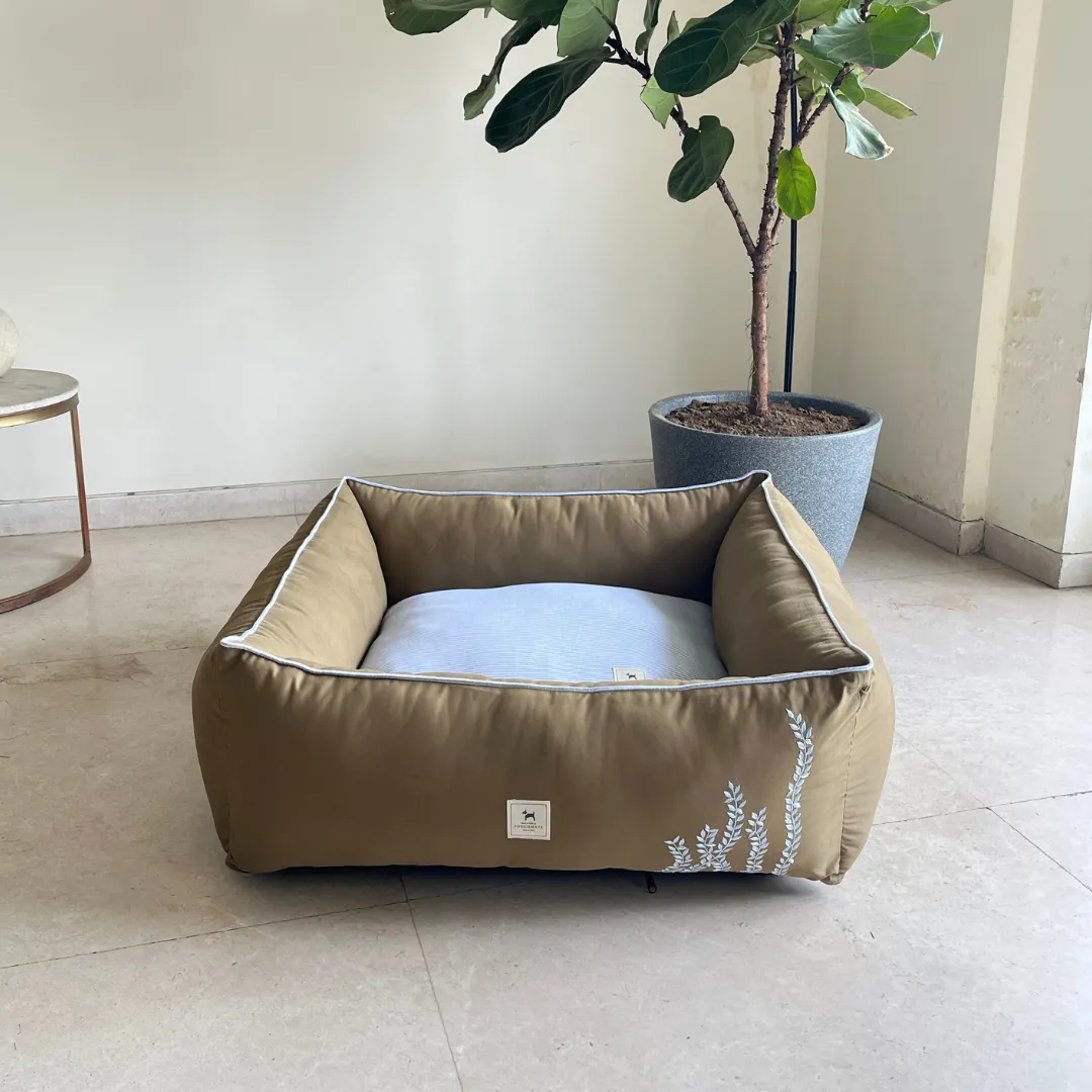 PoochMate Khaki & Blue Striped Wild Meadows Dog Bed
